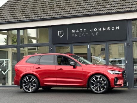 Volvo XC60 2.0h T8 Recharge 18.8kWh Ultimate Dark Auto AWD Euro 6 (s/s) 5dr 3