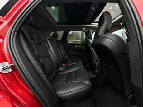 Volvo XC60 2.0h T8 Recharge 18.8kWh Ultimate Dark Auto AWD Euro 6 (s/s) 5dr 38