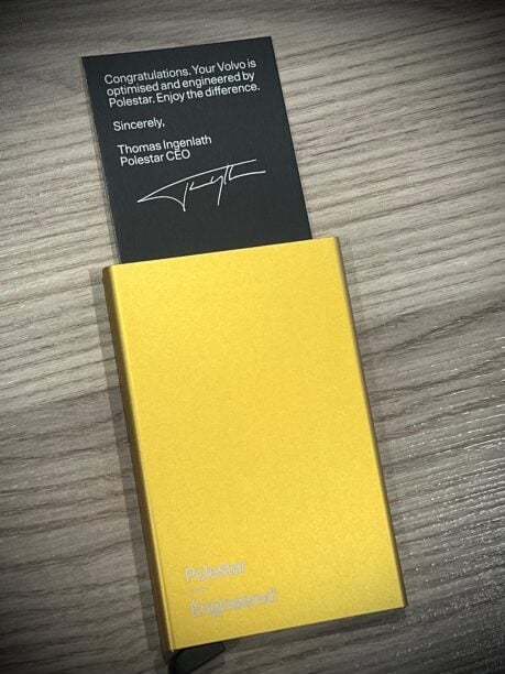 Volvo XC60 2.0h T8 Recharge 18.8kWh Ultimate Dark Auto AWD Euro 6 (s/s) 5dr 55