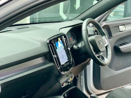 Volvo XC40 RECHARGE T4 R-DESIGN 26