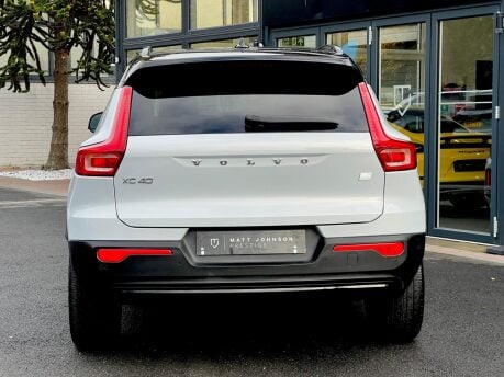 Volvo XC40 RECHARGE T4 R-DESIGN 19