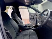 Volvo XC40 RECHARGE T4 R-DESIGN 6