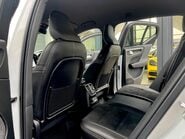 Volvo XC40 RECHARGE T4 R-DESIGN 23