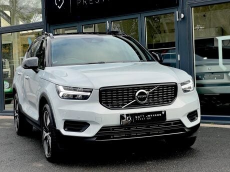 Volvo XC40 RECHARGE T4 R-DESIGN 17