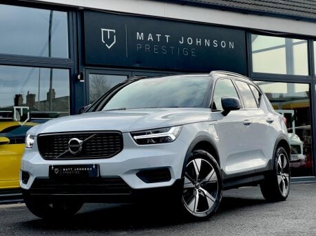 Volvo XC40 RECHARGE T4 R-DESIGN 4