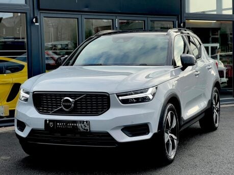 Volvo XC40 RECHARGE T4 R-DESIGN 12