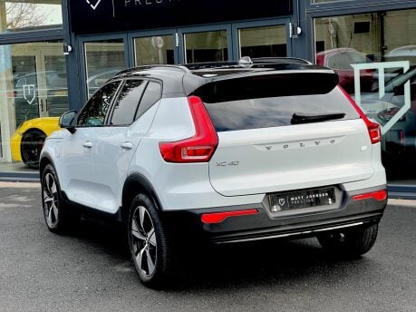 Volvo XC40 RECHARGE T4 R-DESIGN 2