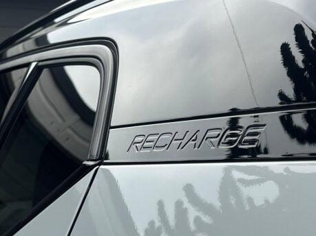 Volvo XC40 RECHARGE T4 R-DESIGN 5