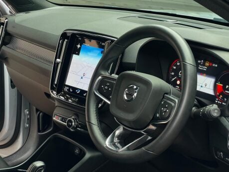 Volvo XC40 RECHARGE T4 R-DESIGN 15