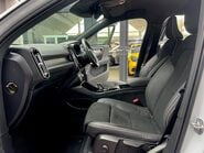 Volvo XC40 RECHARGE T4 R-DESIGN 25