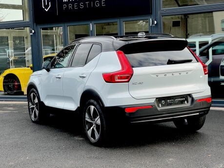 Volvo XC40 RECHARGE T4 R-DESIGN 10