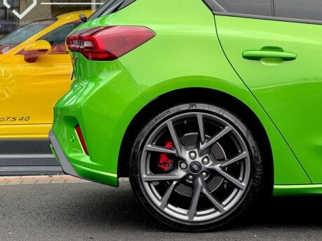 Ford Focus ST 5