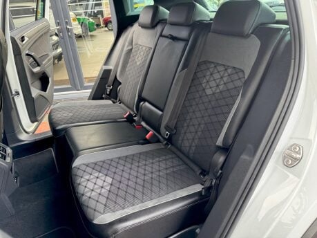 Volkswagen Tiguan R-LINE TSI DSG 12