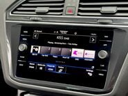 Volkswagen Tiguan R-LINE TSI DSG 29