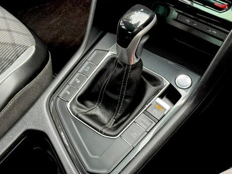 Volkswagen Tiguan R-LINE TSI DSG 42