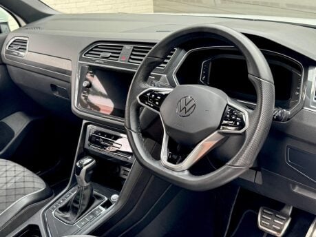 Volkswagen Tiguan R-LINE TSI DSG 2