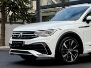 Volkswagen Tiguan R-LINE TSI DSG 35