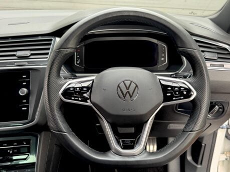 Volkswagen Tiguan R-LINE TSI DSG 8