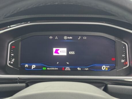 Volkswagen T-Roc R-LINE TSI DSG 35