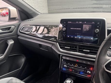 Volkswagen T-Roc R-LINE TSI DSG 43