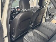 Volkswagen T-Roc R-LINE TSI DSG 29