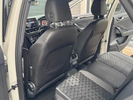 Volkswagen T-Roc R-LINE TSI DSG 29