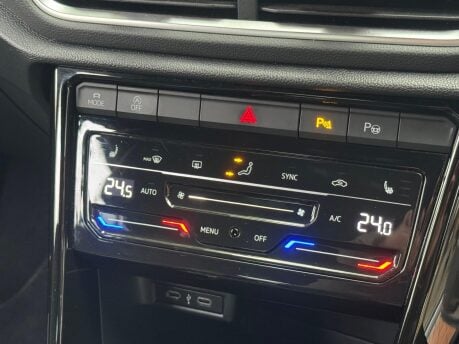 Volkswagen T-Roc R-LINE TSI DSG 45