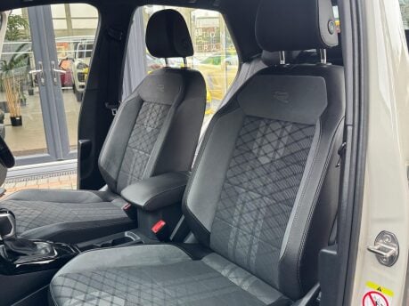 Volkswagen T-Roc R-LINE TSI DSG 2