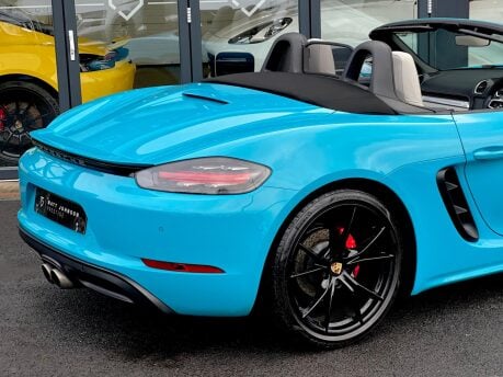 Porsche 718 BOXSTER S PDK 16
