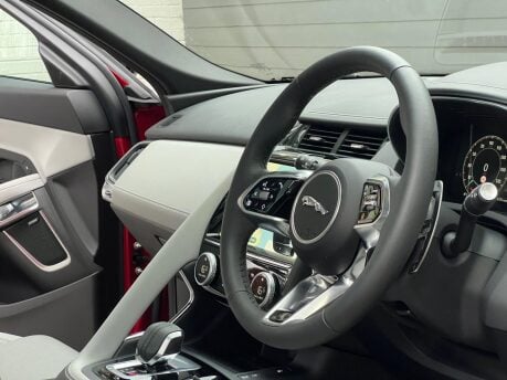 Jaguar E-Pace TURBO 2000 AWD 35