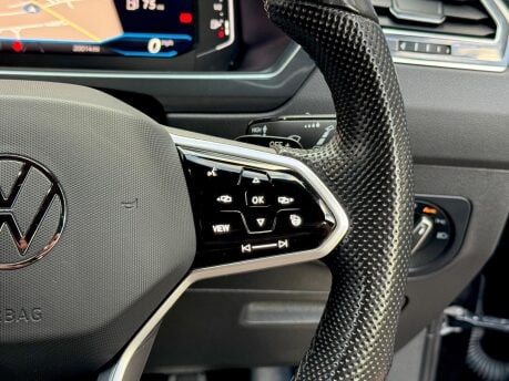 Volkswagen Tiguan R-LINE EDITION TSI DSG 40