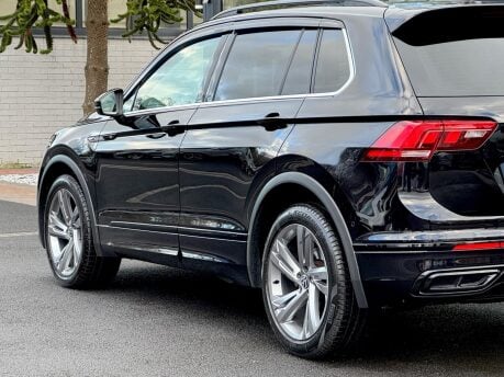 Volkswagen Tiguan R-LINE EDITION TSI DSG 38