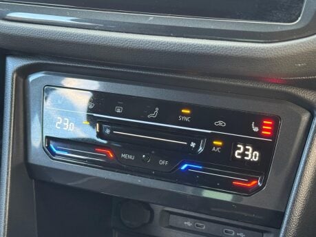 Volkswagen Tiguan R-LINE EDITION TSI DSG 44