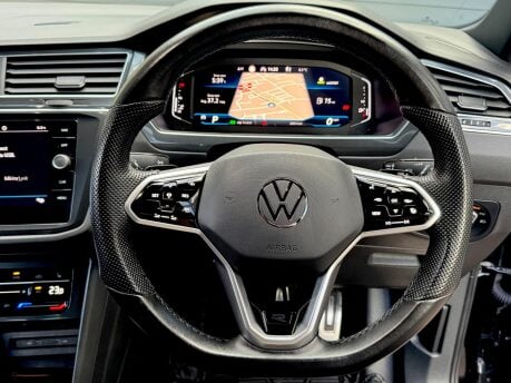 Volkswagen Tiguan R-LINE EDITION TSI DSG 10
