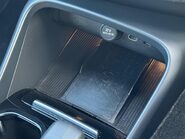 Volvo XC40 B3 PLUS MHEV 33