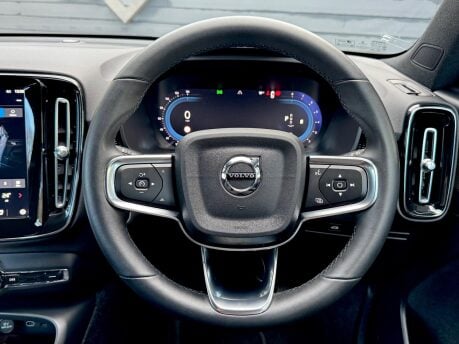 Volvo XC40 B3 PLUS MHEV 14