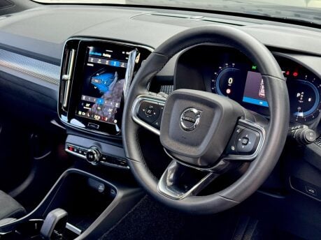 Volvo XC40 B3 PLUS MHEV 8