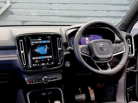 Volvo XC40 B3 PLUS MHEV 4