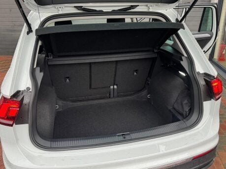 Volkswagen Tiguan LIFE TSI DSG 31