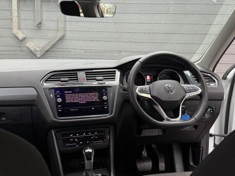 Volkswagen Tiguan LIFE TSI DSG 20