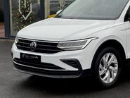 Volkswagen Tiguan LIFE TSI DSG 33