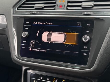 Volkswagen Tiguan LIFE TSI DSG 28