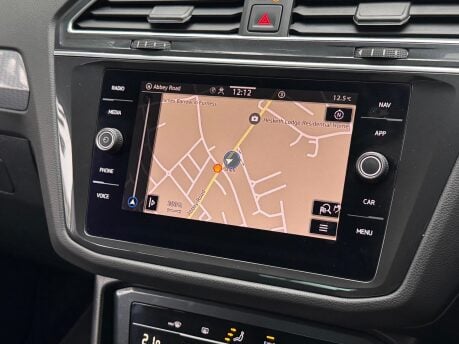 Volkswagen Tiguan LIFE TSI DSG 38