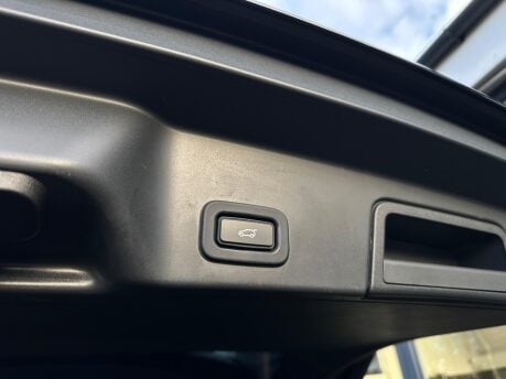 Land Rover Range Rover Evoque R-DYNAMIC HSE 21