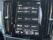 Volvo S90 T4 R-DESIGN PLUS 32