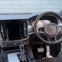 Volvo S90 T4 R-DESIGN PLUS 1