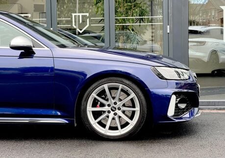 Audi RS4 RS 4 TFSI QUATTRO 5