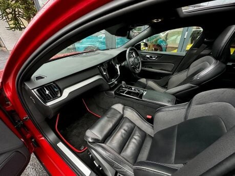 Volvo V60 RECHARGE T6 R-DESIGN AWD 57