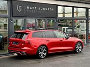 Volvo V60 RECHARGE T6 R-DESIGN AWD 30