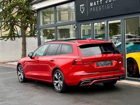 Volvo V60 RECHARGE T6 R-DESIGN AWD 22